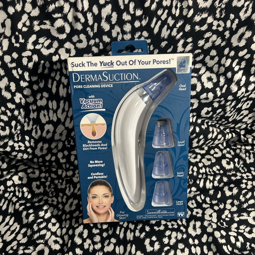 Demarcation pore cleaning device